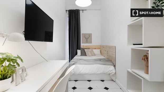 barcelona, Catalonia 08003 - Photo 1