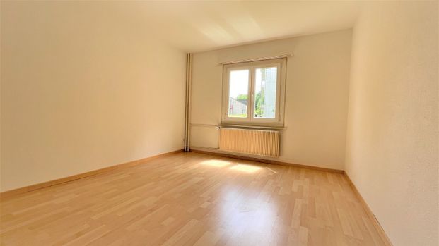 Rent a 4 rooms apartment in Zuchwil - Photo 1