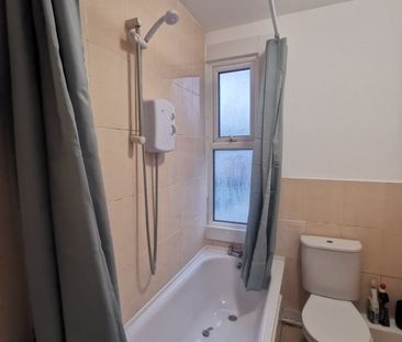 1 Bed Flat, Hart Street, RG1 - Photo 3