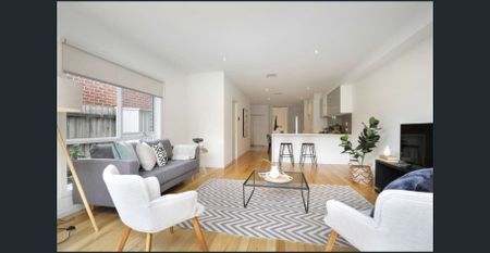 Stylish Low-Maintenance Townhouse - Photo 2