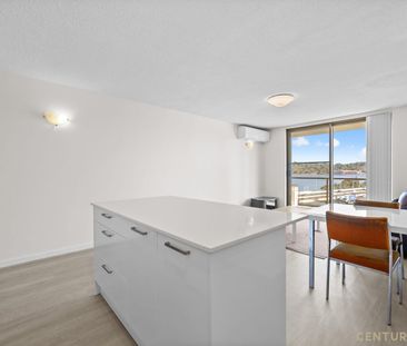 Modern Apartment with Stunning Views - Photo 5