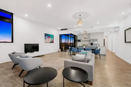 3Bedrooms, 2Bathrooms - Photo 2