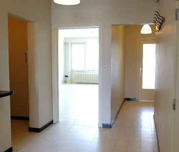 Centraal gelegen appartement met 2 slaapkamers - Photo 3