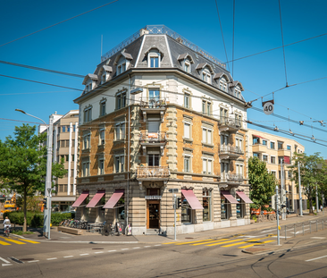 SCHÖNE 2.5-ZIMMERWOHNUNG DIREKT BEIM HUBERTUS - Photo 1