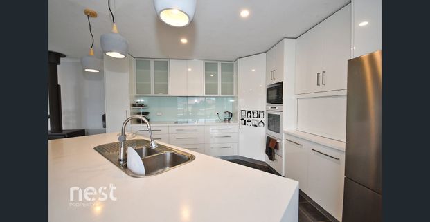 Perfect Family Home - Photo 1