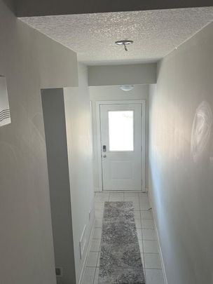 For Lease - 590 N Service Road Unit# 132, Hamilton, Ontario - Photo 1