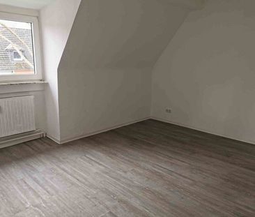 Endlich auf eigenen Beinen stehen? Diese 2-Zimmer-Wohnung wartet auf Sie. - Photo 2