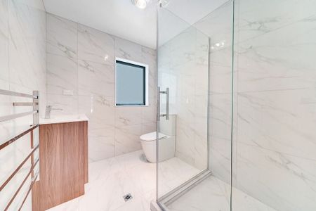 3 Bedroom + 2 Bathrooms Townhouse - Photo 3