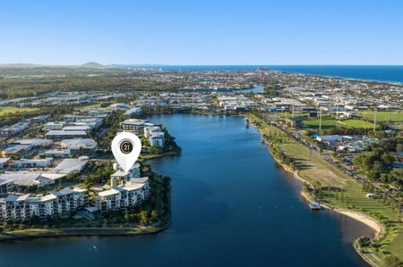 Waterfront Living with Ground-Floor Convenience! - Photo 4