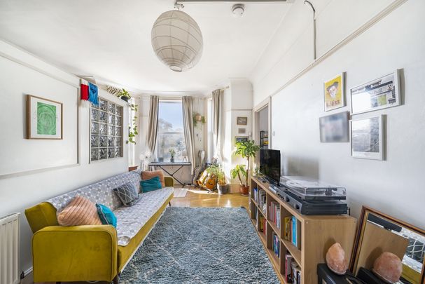 Kidbrooke Park Road, London, SE3 - Photo 1