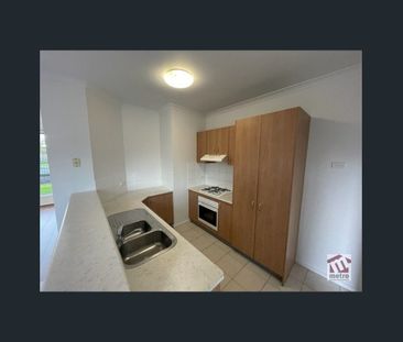 SPACIOUS THREE BEDROOM HOME! - Photo 6