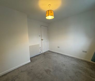 Lisbon Drive - Photo 4