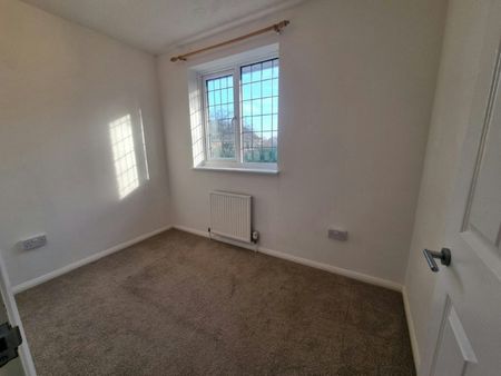 Semi-detached house to rent on - Photo 3