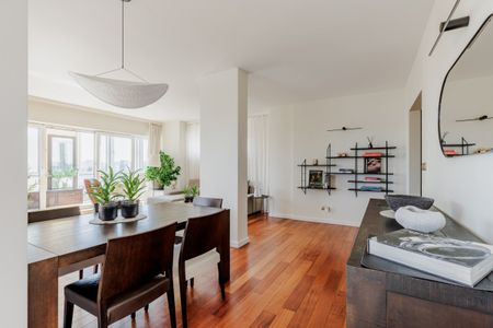 Przestronny apartament z tarasem na Mokotowie - Zdjęcie 2