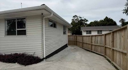 Modern 3 Bedroom Home in Prime Māngere Location - Photo 5