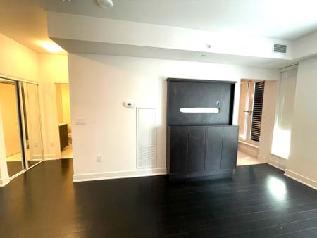 For Lease - 955 Bay Street Unit# 312, Toronto, Ontario - Photo 2