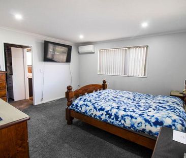 Four bedroom home in Papakura! - Photo 3