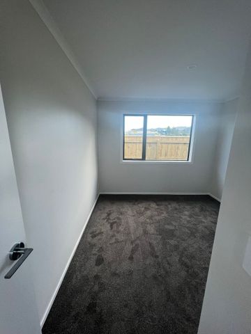 56 Hokioi Drive, Kenepuru - Photo 4