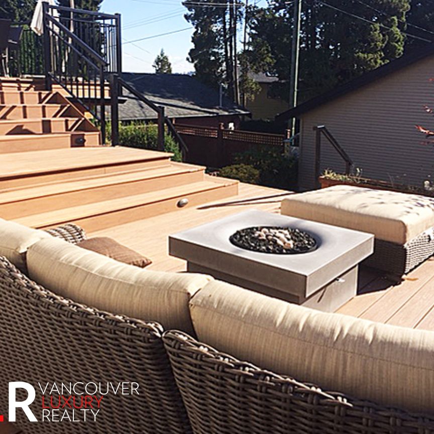 House in North Vancouver, BC - Photo 1