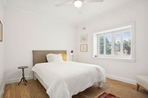 Furnished or unfurnished modern two-bedroom apartment located in the heart of Bondi Beach - Photo 1
