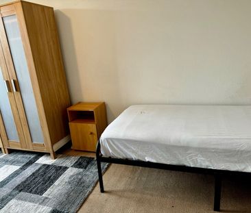 Room in a Shared Flat, Latimer, SE17 - Photo 6