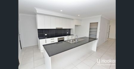 MODERN FAMILY HOME WITH MULTIPLE LIVING AREAS! - Photo 4