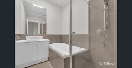 LOCATION - LIFESTYLE - LOW MAINTENANCE - Photo 3