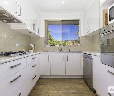 Neat, tidy and modern 2 bedroom unit, Situated in a small complex o... - Photo 6