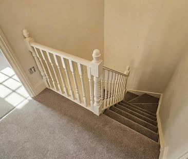 3 bedroom end of terrace house to rent - Photo 5