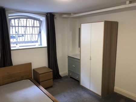 4 bedroom flat to rent - Photo 3