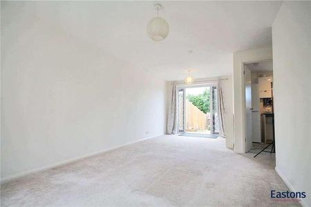 Morston Close, Tadworth, Surrey, KT20 - Photo 2