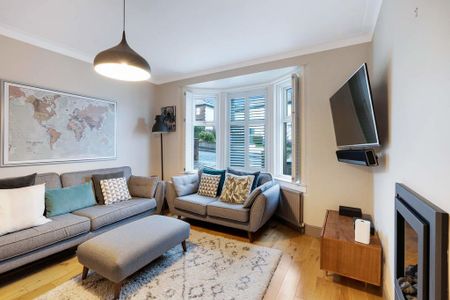 4 bedroom semi-detached house to rent - Photo 2