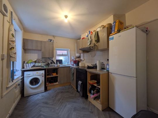 Church Grove, Nottingham - Photo 1