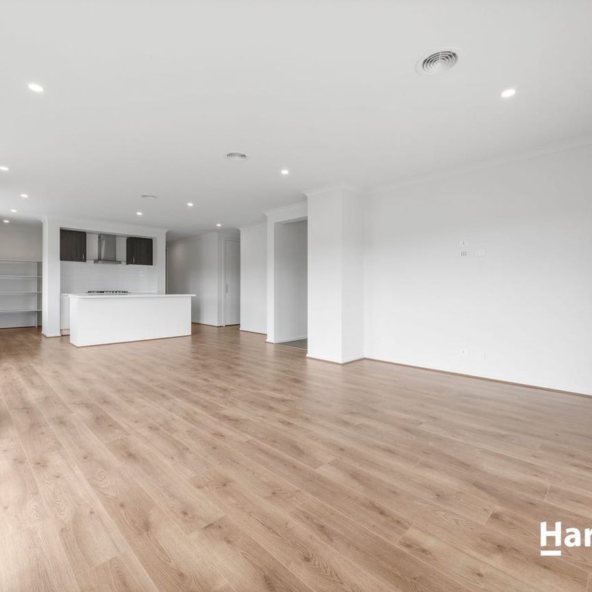 Modern Living in This Spacious Five-Bedroom Home - Photo 1