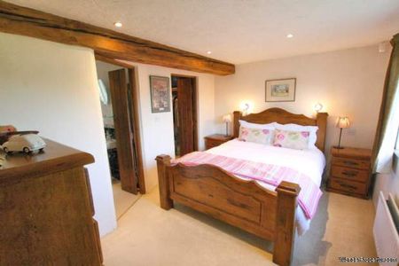 4 bedroom property to rent in Macclesfield - Photo 2