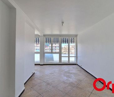 Appartement 4 pièces 62m2 MARSEILLE 7EME 1 375 euros - Photo 5