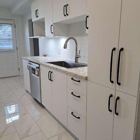 TRÈS GRAND ET LUXUEUX 4½ À LOUER À POINTE-CLAIRE - Photo 3