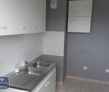 Location Appartement 3 pièces 63m² HENIN BEAUMONT 62110 - Photo 6