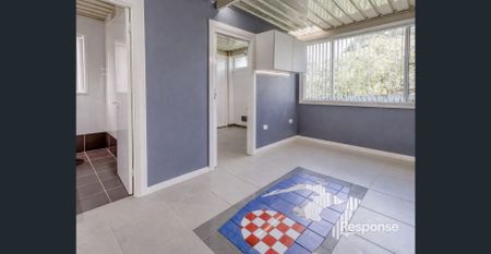 Comfortable Family Living! - Photo 4