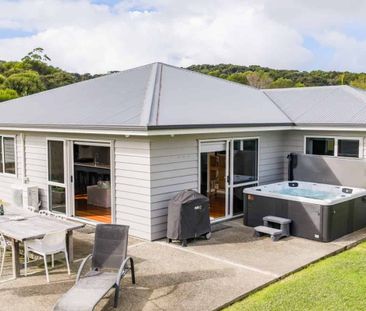 MODERN, SECURE & EASY-CARE LIVING IN MANGAWHAI - Photo 3