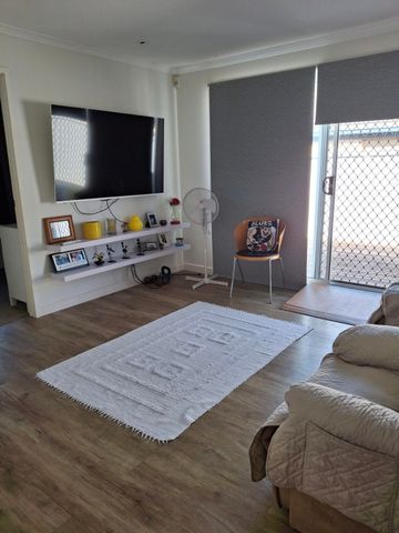 Beautiful House with Three Bedrooms Available - Photo 2