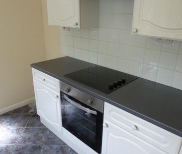 Manorfield Close - Photo 2