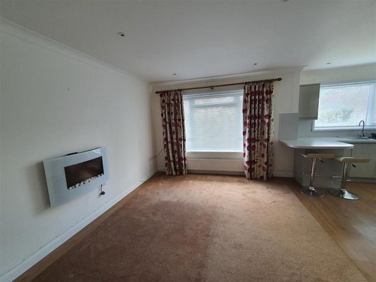 2 bedroom semi-detached bungalow to rent - Photo 1