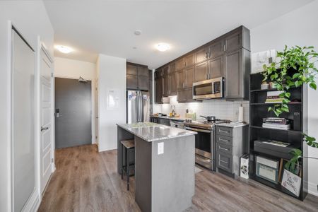 For Lease - 3265 Carding Mill Trail Unit# 218, Oakville, Ontario - Photo 3