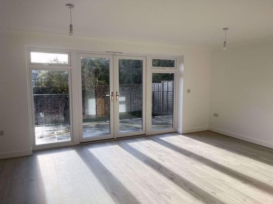 4 bedroom detached house to rent - Photo 1