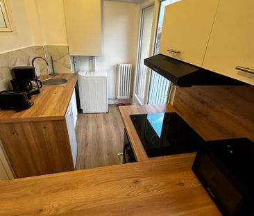 Location Appartement 1 pièce 25m² COURBEVOIE 92400 - Photo 3