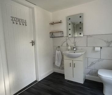 3 bedroom end of terrace house to rent - Photo 5