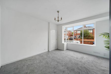 3 bedroom semi-detached house to rent - Photo 2