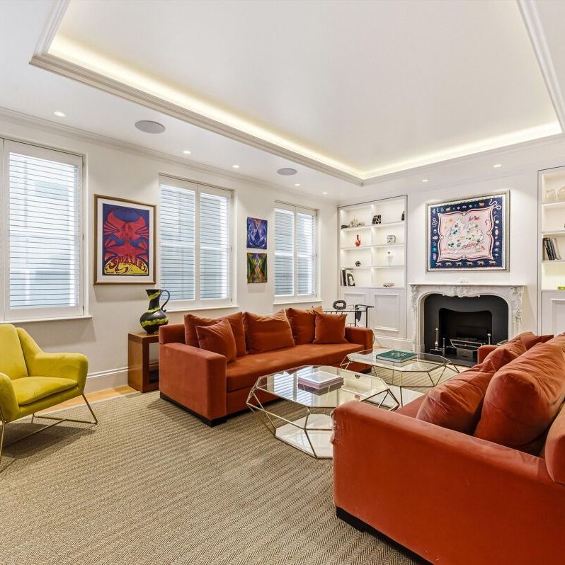 An immaculately presented two bedroom mews house to rent in the heart of Belgravia, SW1X. - Photo 1