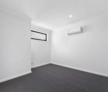 Stylish Family Living at 27 Gray Court, Deanside VIC 3336 - Photo 6